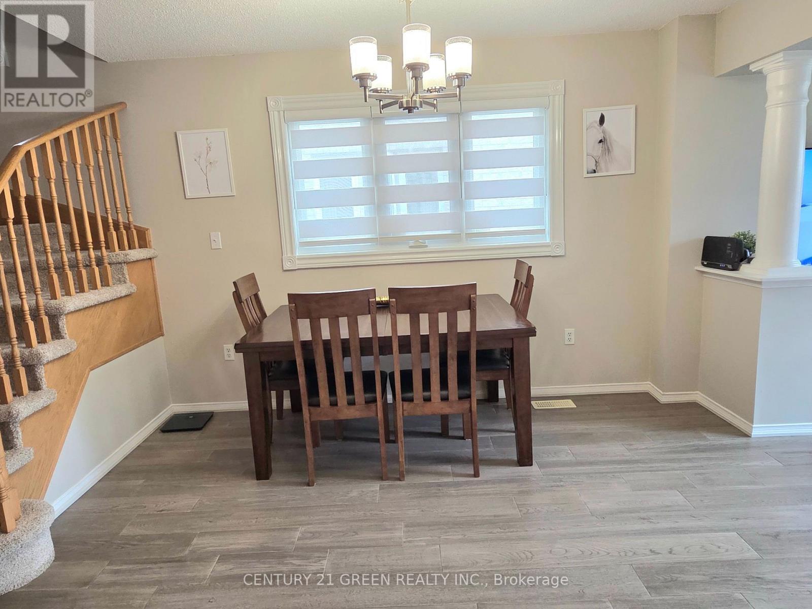 7314 Cork Tree Row, Mississauga, ON - Indoor Photo Showing Dining Room