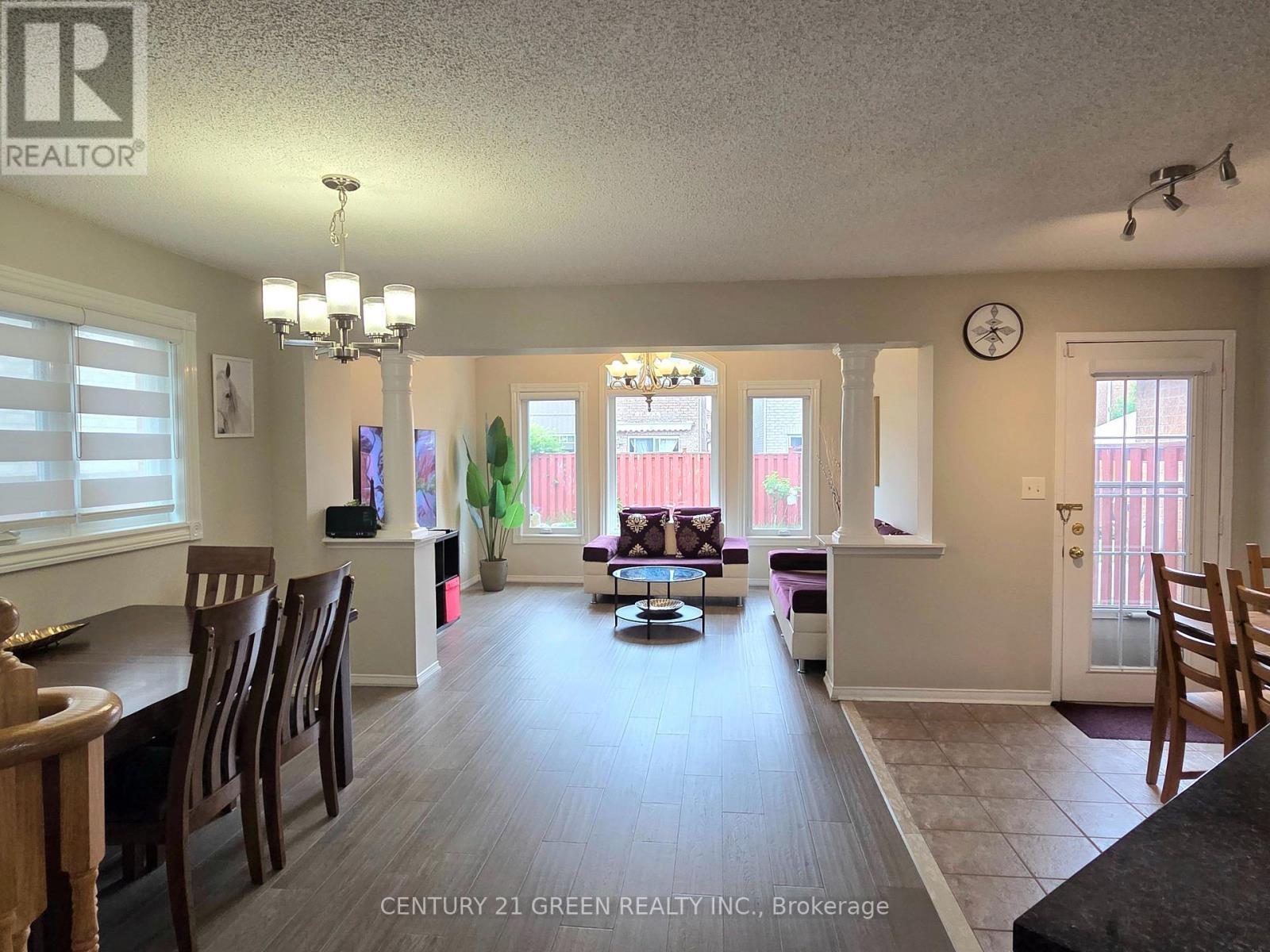7314 Cork Tree Row, Mississauga, ON - Indoor Photo Showing Dining Room