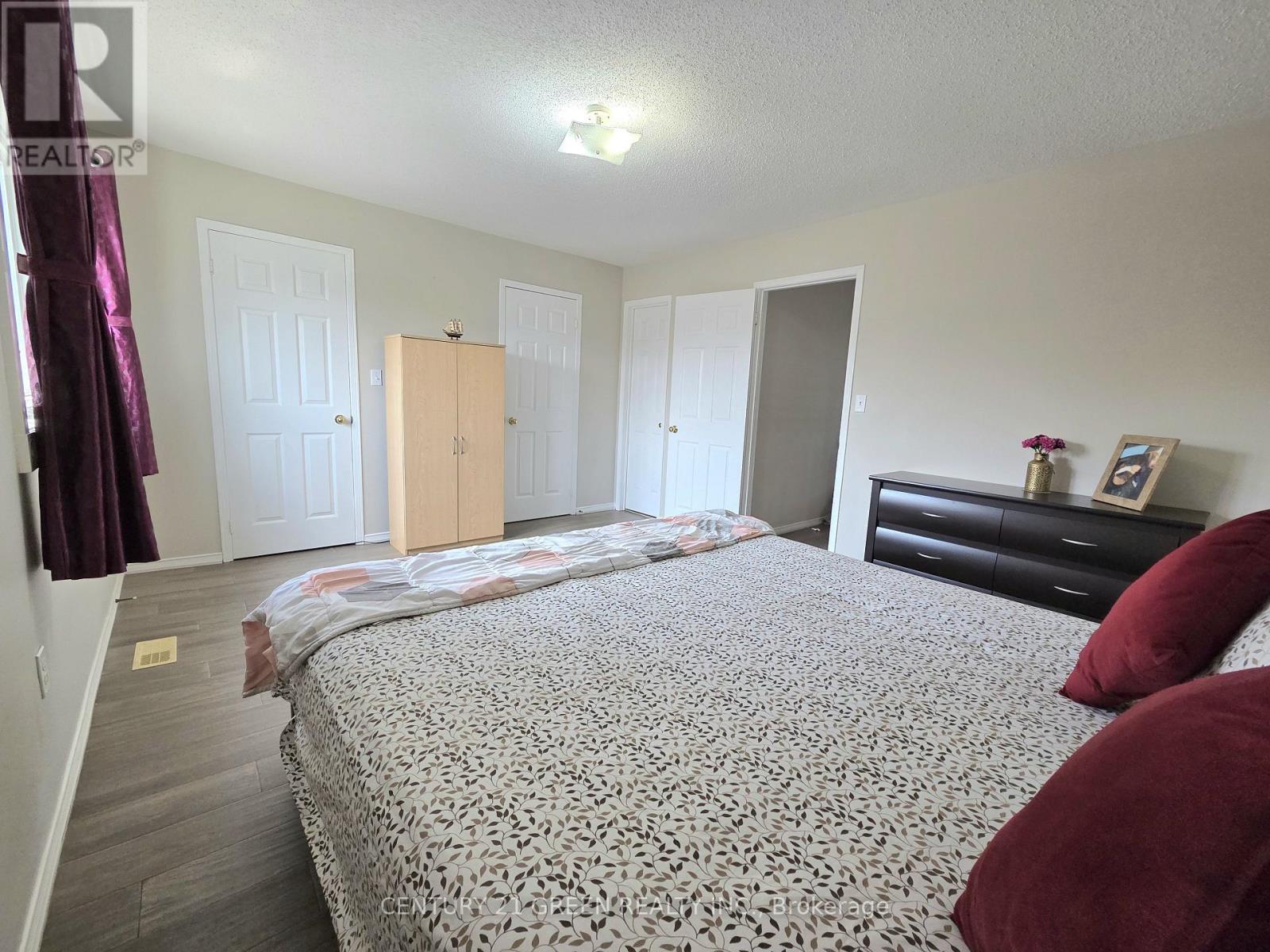 7314 Cork Tree Row, Mississauga, ON - Indoor Photo Showing Bedroom