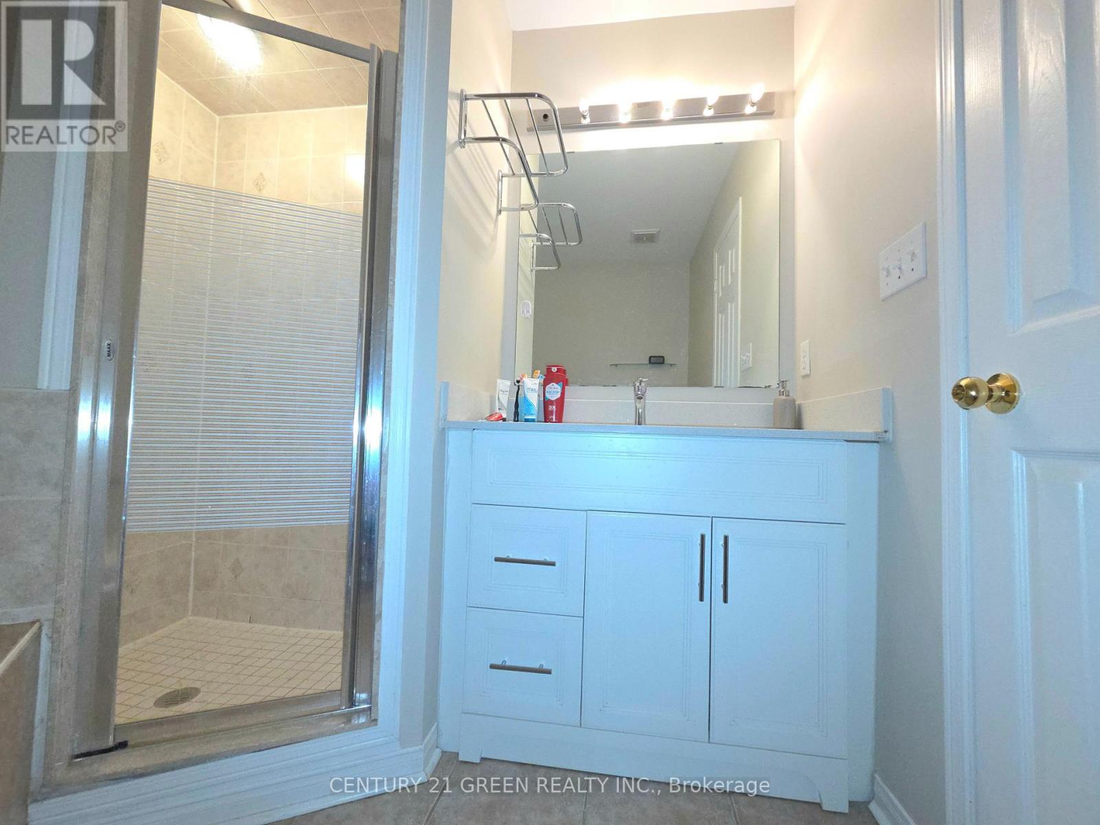 7314 Cork Tree Row, Mississauga, ON - Indoor Photo Showing Bathroom