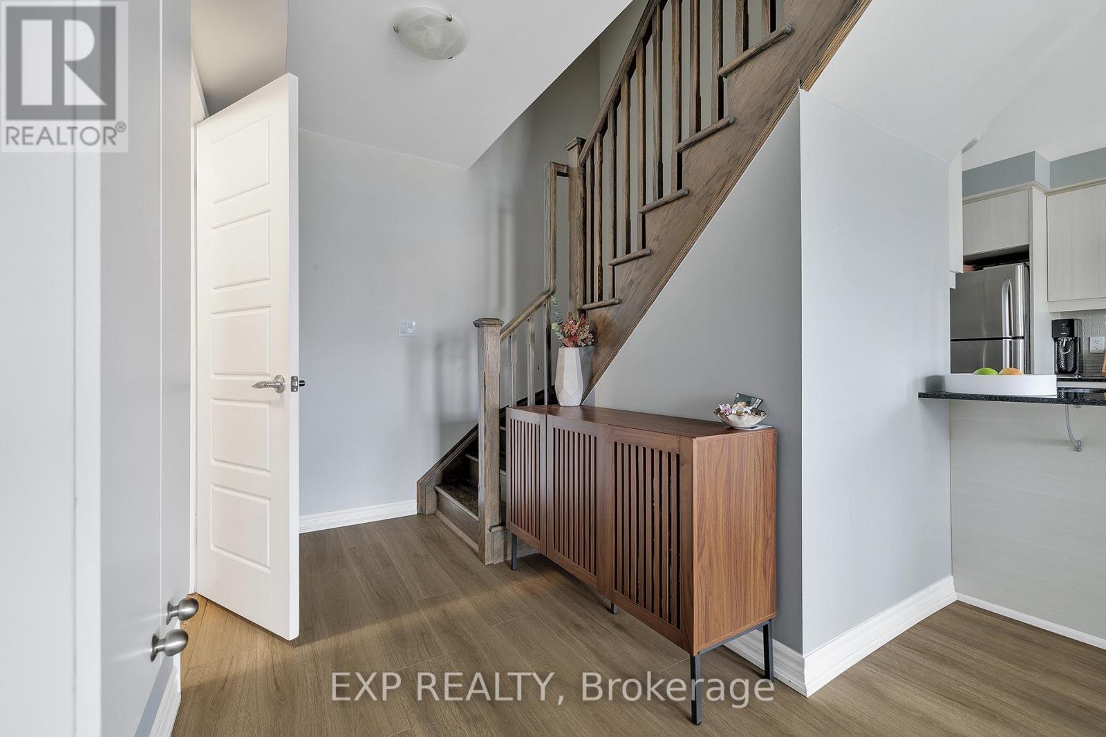 904 Apple Hill Lane, Kitchener, ON - Indoor Photo Showing Other Room