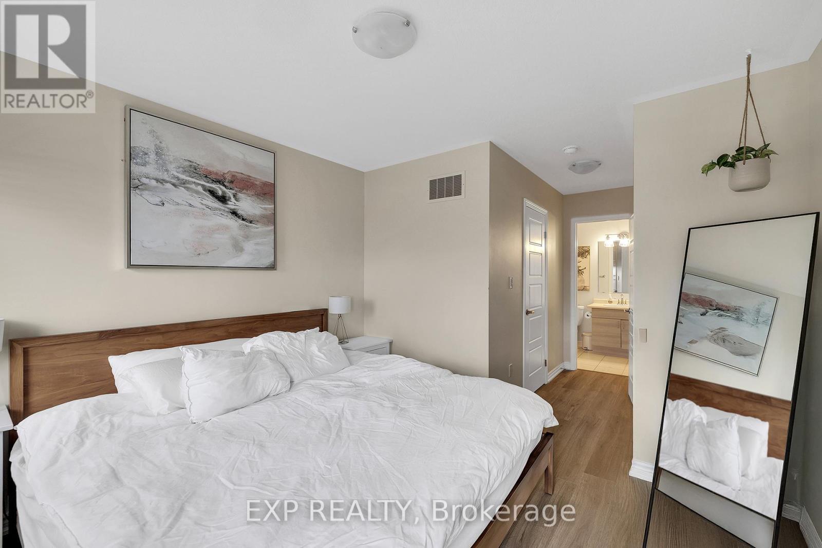 904 Apple Hill Lane, Kitchener, ON - Indoor Photo Showing Bedroom