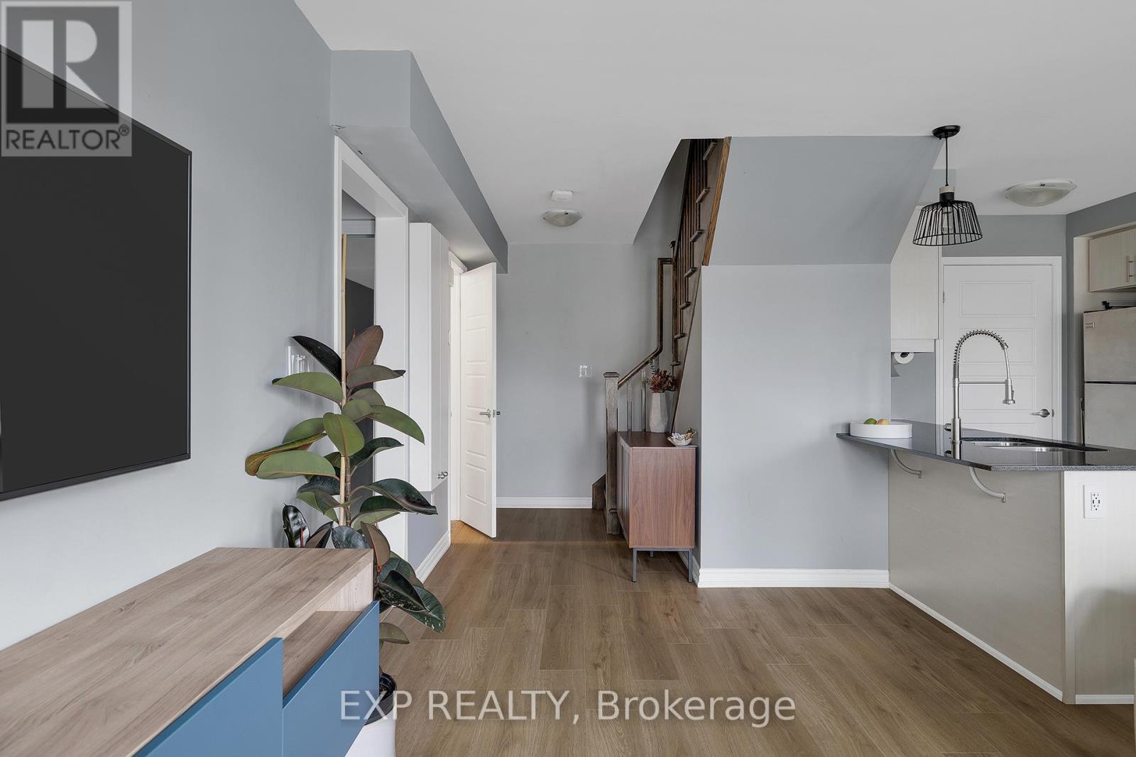 904 Apple Hill Lane, Kitchener, ON -