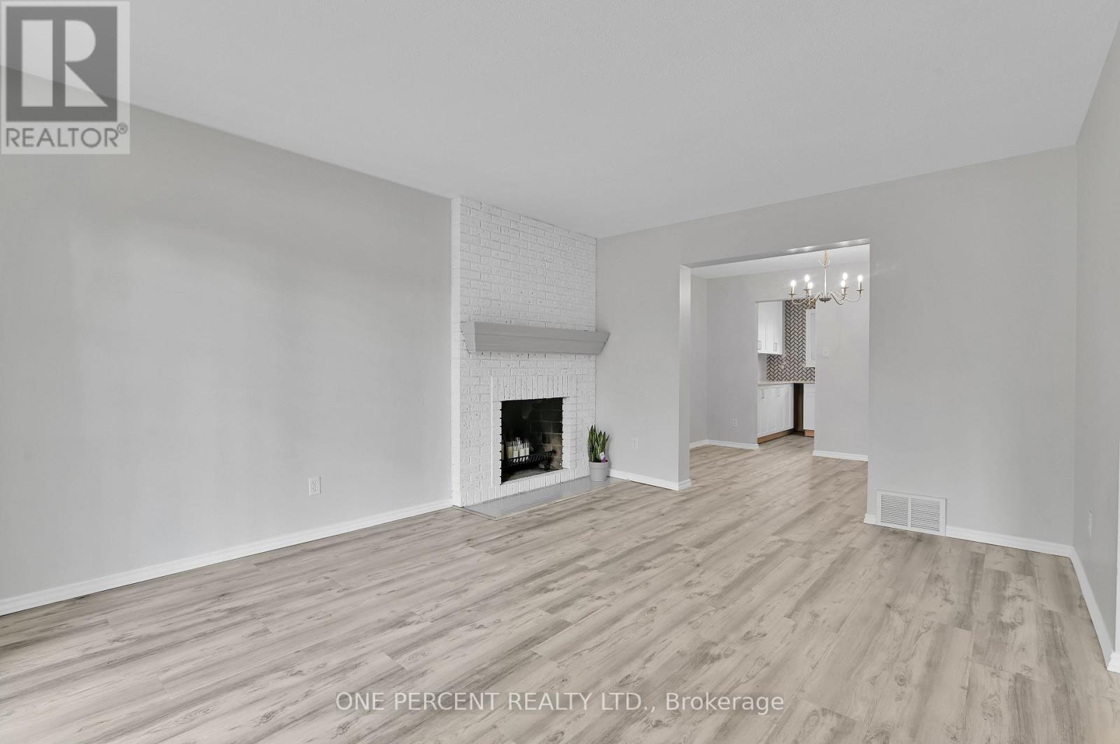 1511 Fisher Avenue, Ottawa, ON - Indoor With Fireplace