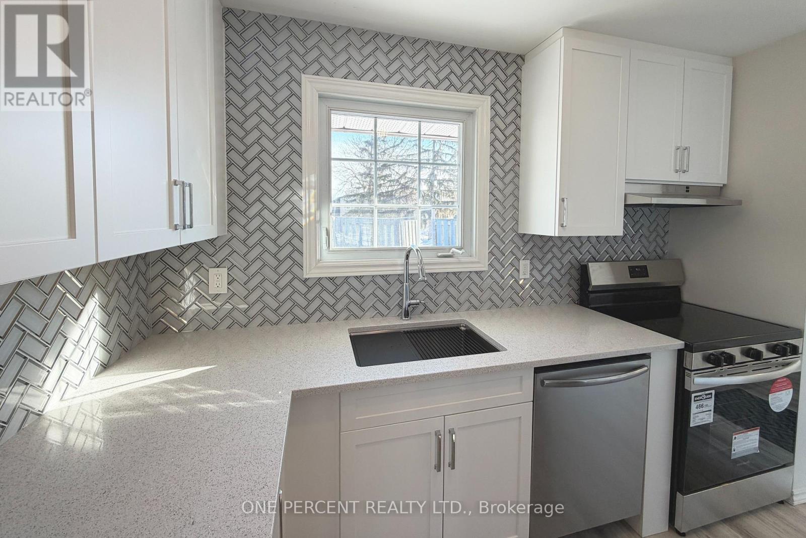 1511 Fisher Avenue, Ottawa, ON - Indoor Photo Showing Kitchen