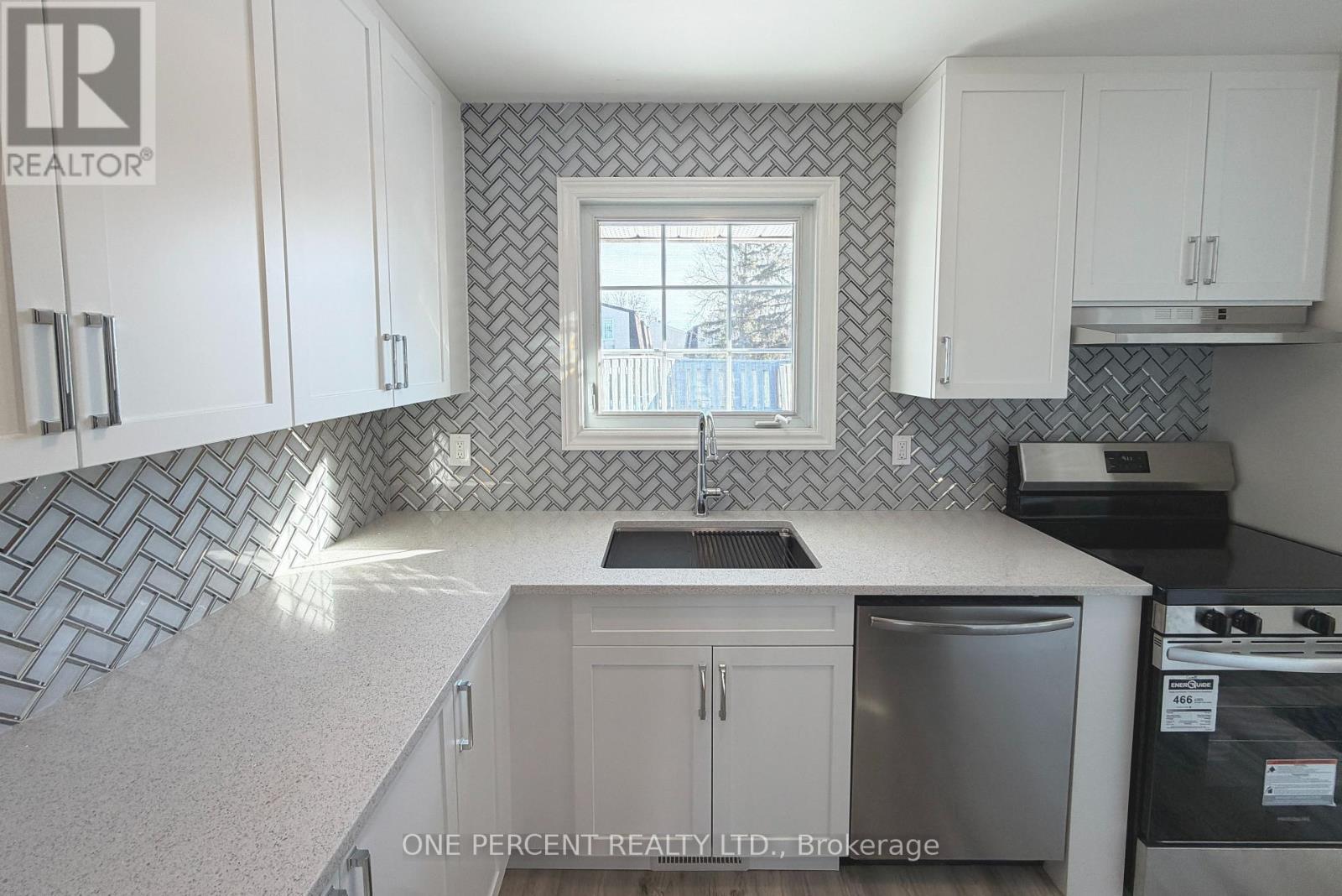1511 Fisher Avenue, Ottawa, ON - Indoor Photo Showing Kitchen