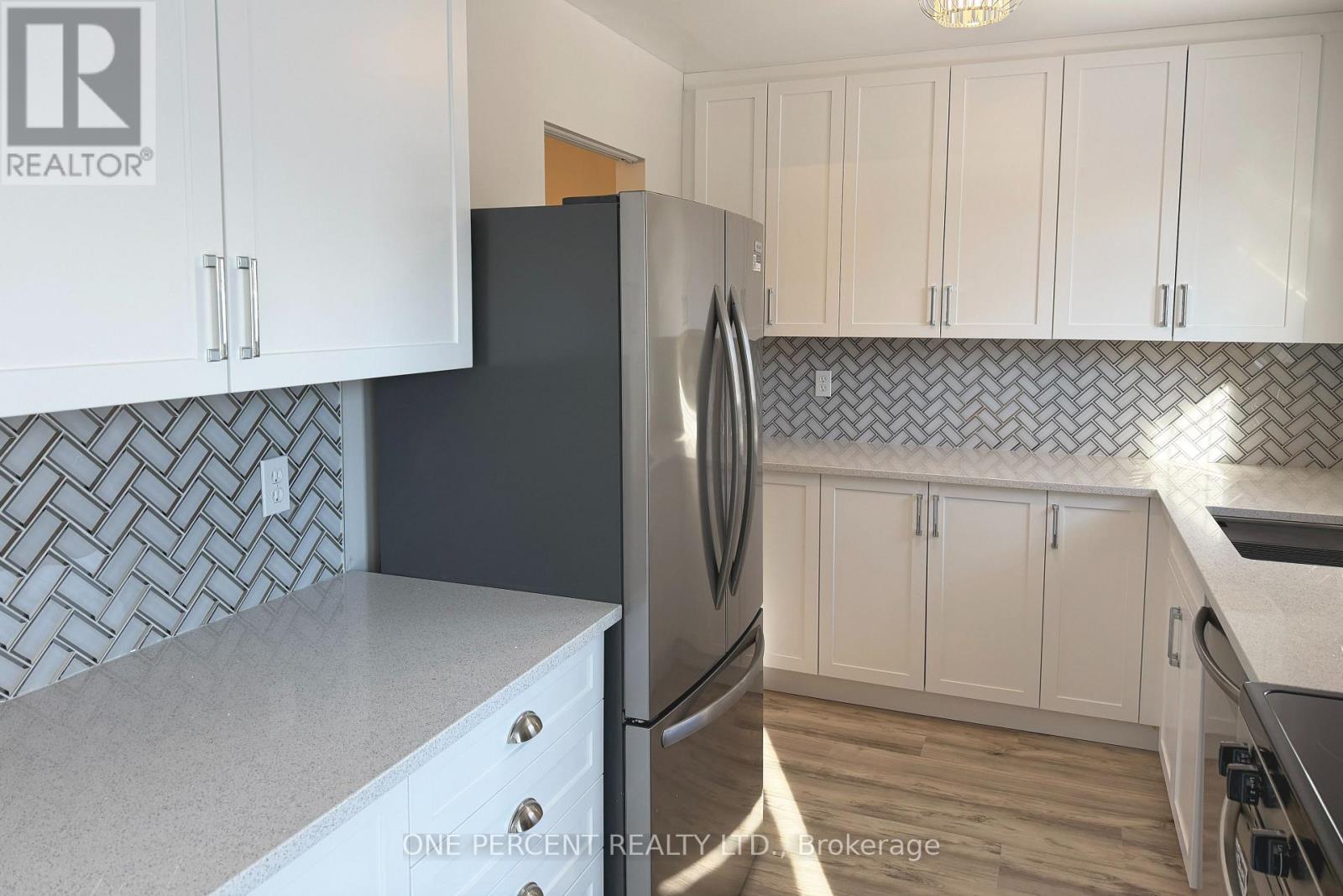 1511 Fisher Avenue, Ottawa, ON - Indoor Photo Showing Kitchen With Stainless Steel Kitchen