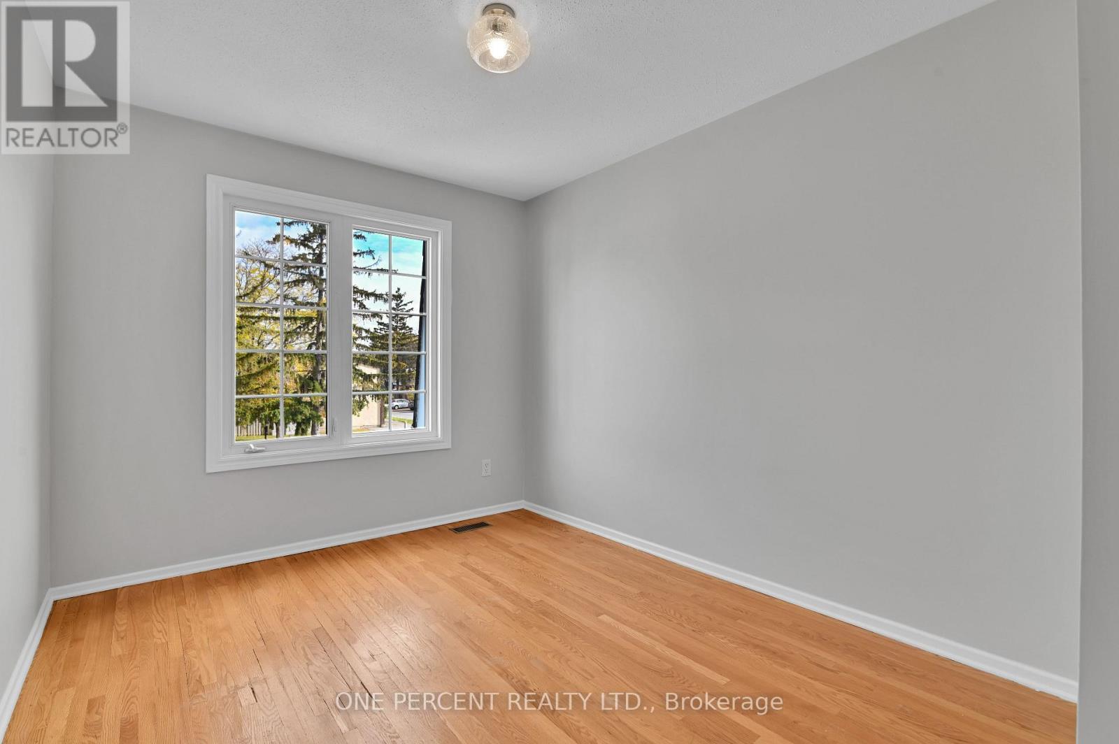1511 Fisher Avenue, Ottawa, ON - Indoor Photo Showing Other Room