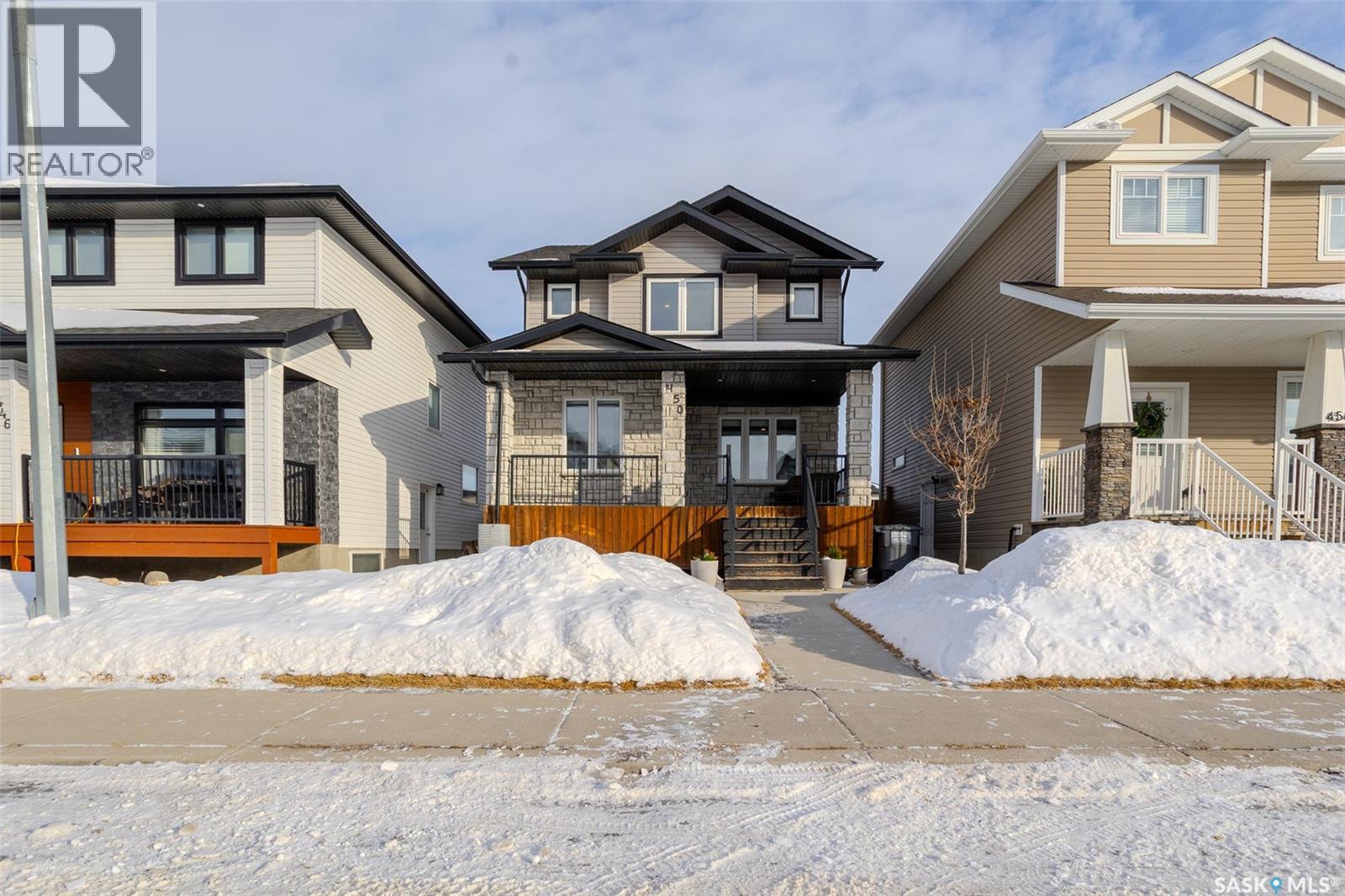 450 Kloppenburg Street, Saskatoon, SK - Outdoor With Facade