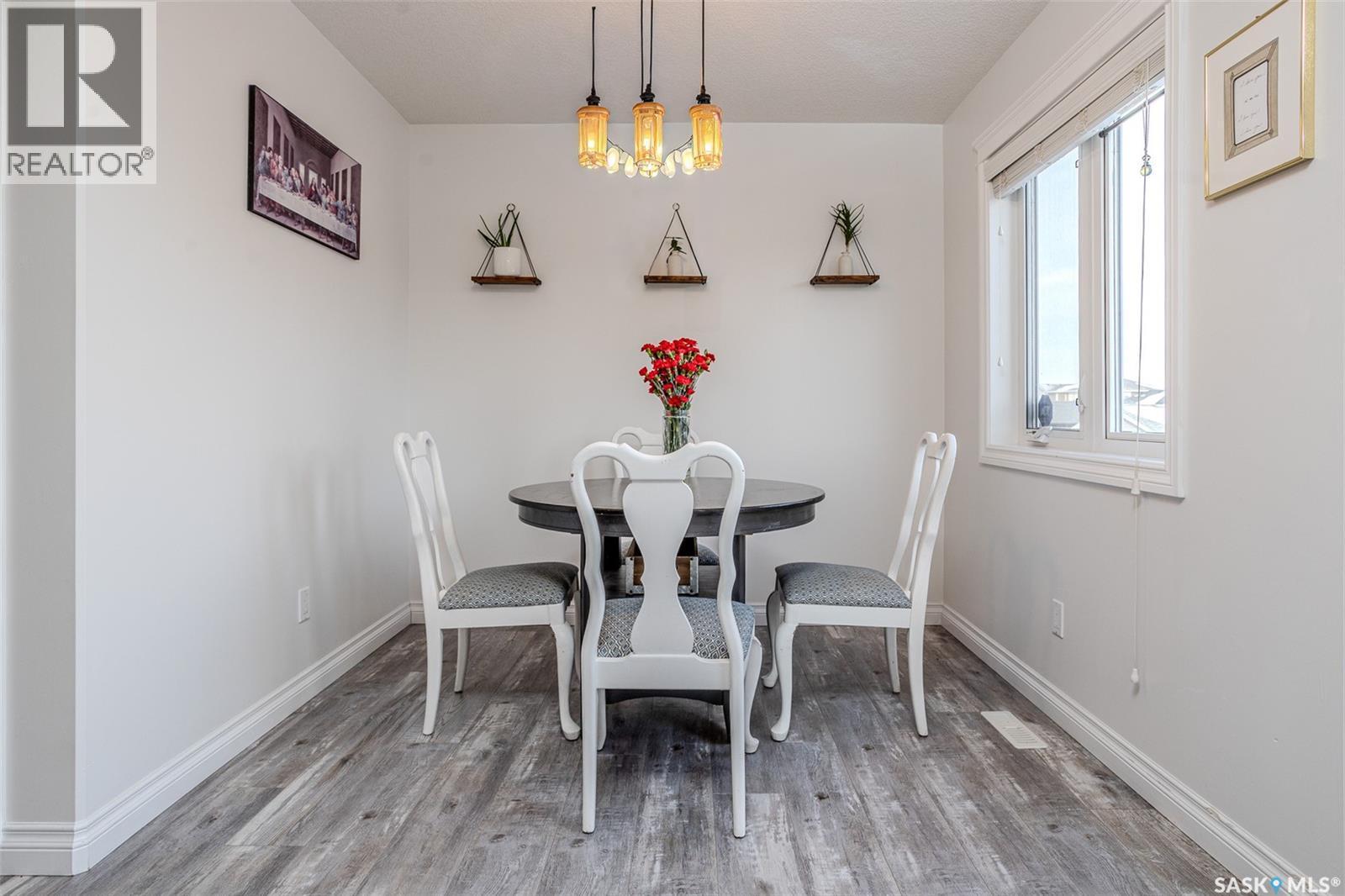 450 Kloppenburg Street, Saskatoon, SK - Indoor Photo Showing Dining Room