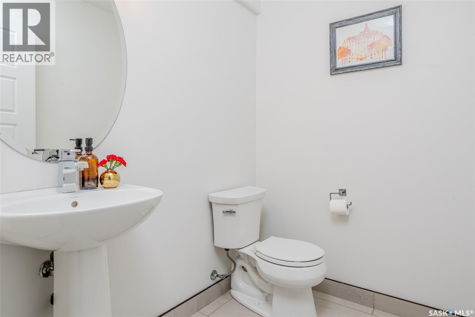 450 Kloppenburg Street, Saskatoon, SK - Indoor Photo Showing Bathroom