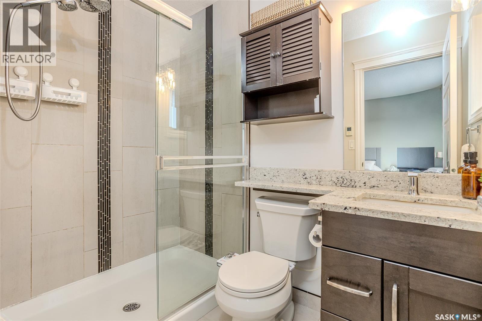 450 Kloppenburg Street, Saskatoon, SK - Indoor Photo Showing Bathroom