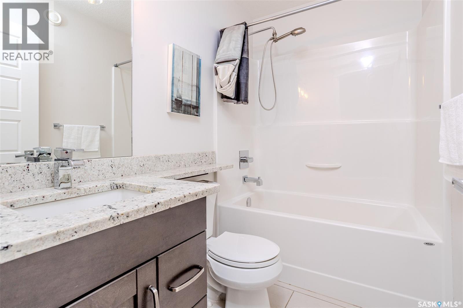 450 Kloppenburg Street, Saskatoon, SK - Indoor Photo Showing Bathroom