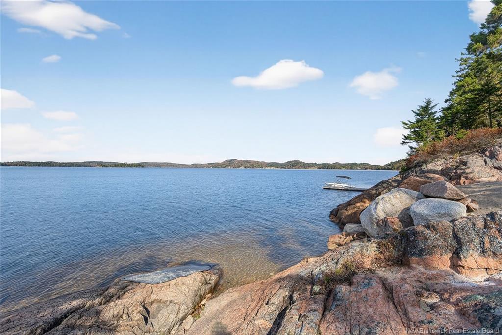 61 Bluff Rd, Utopia, NB