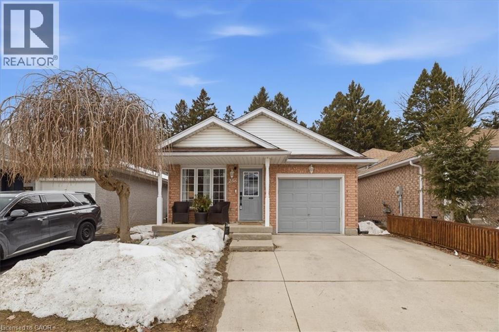 256 Grey Fox Drive, Kitchener, ON - Outdoor With Facade