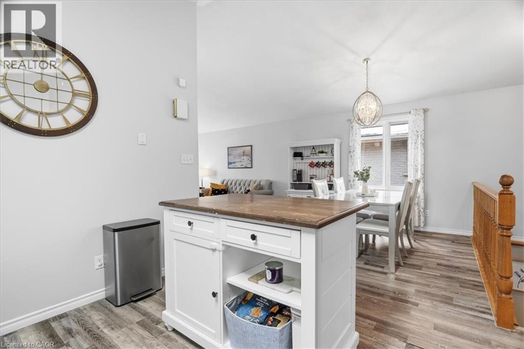 256 Grey Fox Drive, Kitchener, ON - Indoor Photo Showing Dining Room