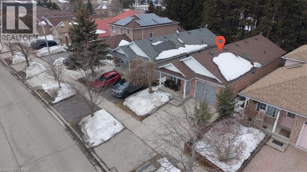 256 Grey Fox Drive, Kitchener, ON - Outdoor