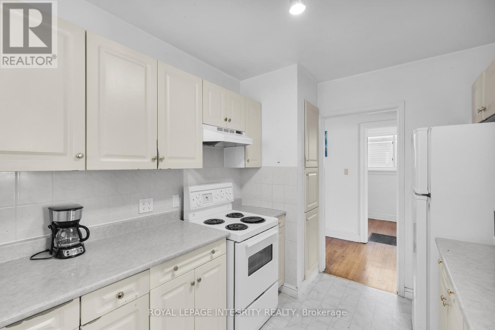 Upper Level Unit - Kitchen - 154 Columbus Avenue, Ottawa, ON - Indoor Photo Showing Kitchen