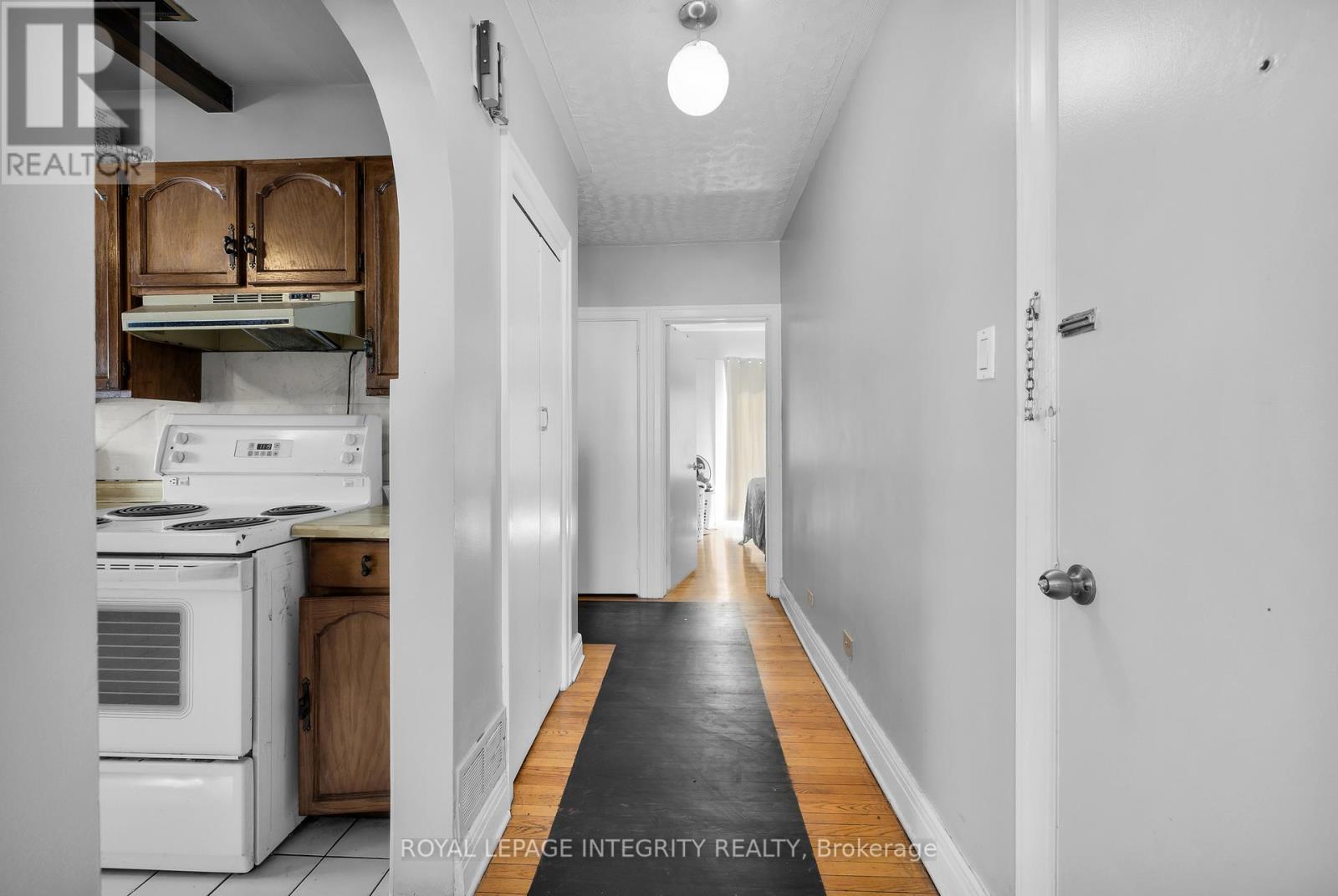 Main Floor Unit - 154 Columbus Avenue, Ottawa, ON - Indoor Photo Showing Other Room