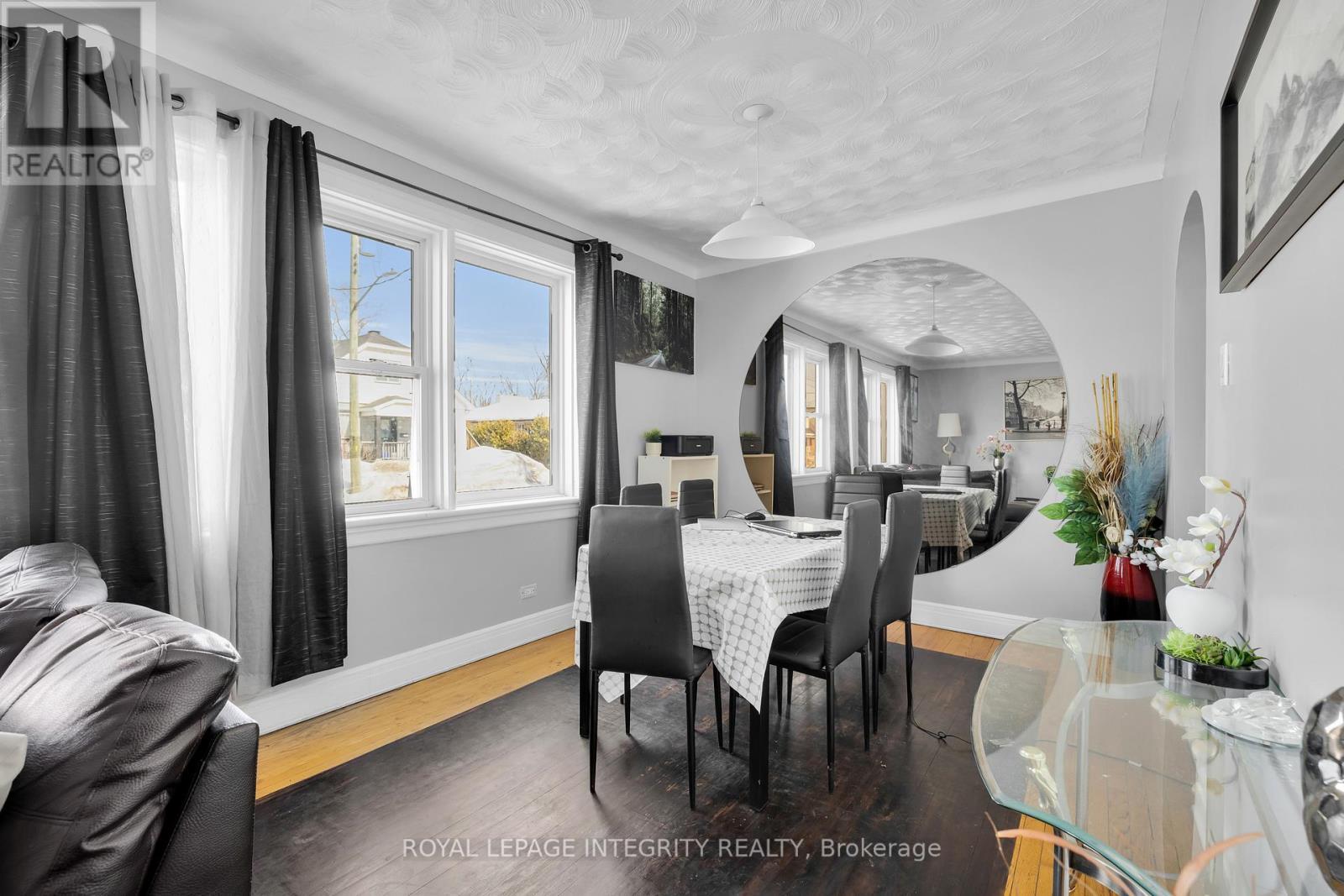Main Floor Unit - Dining - 154 Columbus Avenue, Ottawa, ON - Indoor Photo Showing Dining Room