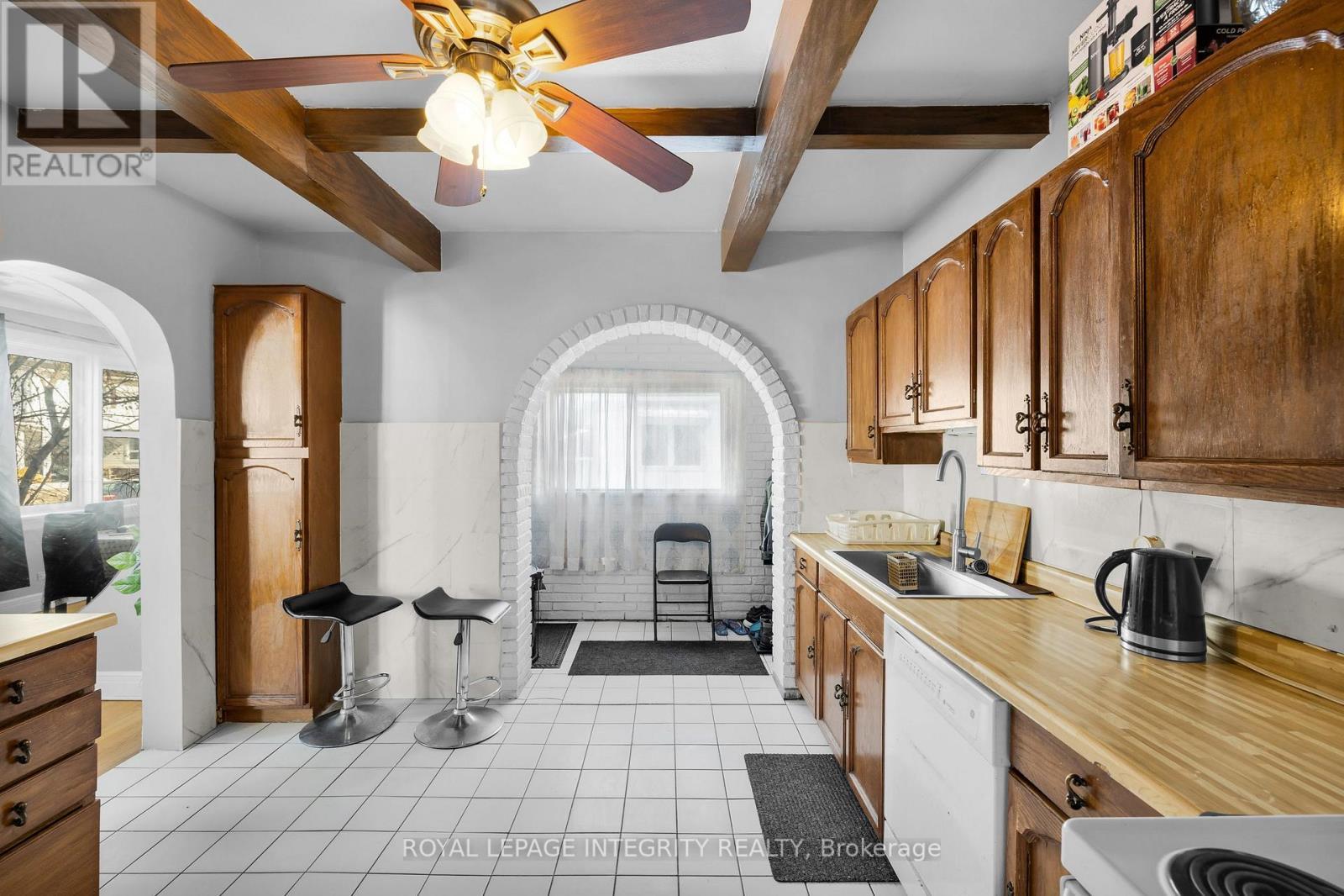 Main Floor Unit - Kitchen - 154 Columbus Avenue, Ottawa, ON - Indoor