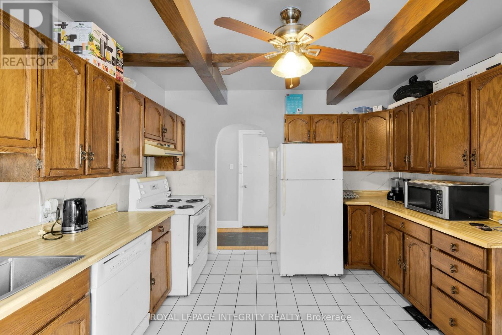 Main Floor Unit - Kitchen - 154 Columbus Avenue, Ottawa, ON - Indoor Photo Showing Kitchen