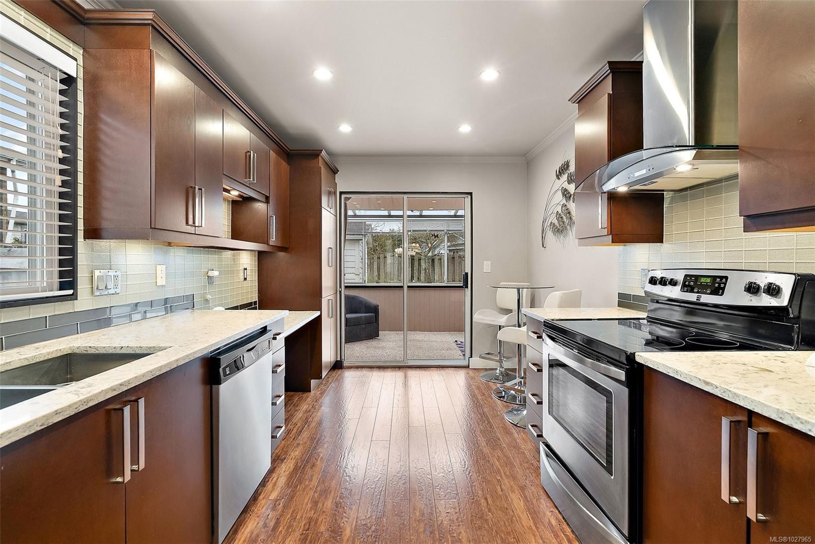 2154 Jahn Pl, Sidney, BC