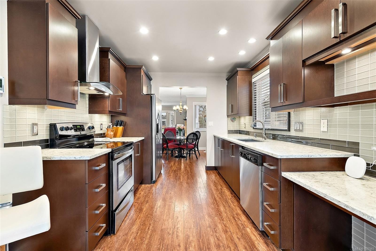 2154 Jahn Pl, Sidney, BC