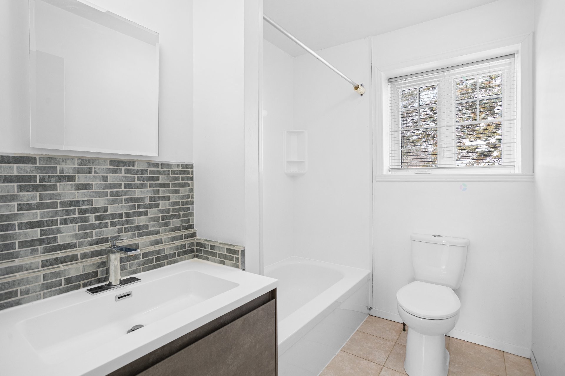 Salle de bains - 104 Boul. De Vignory, Lorraine, QC - Indoor Photo Showing Bathroom