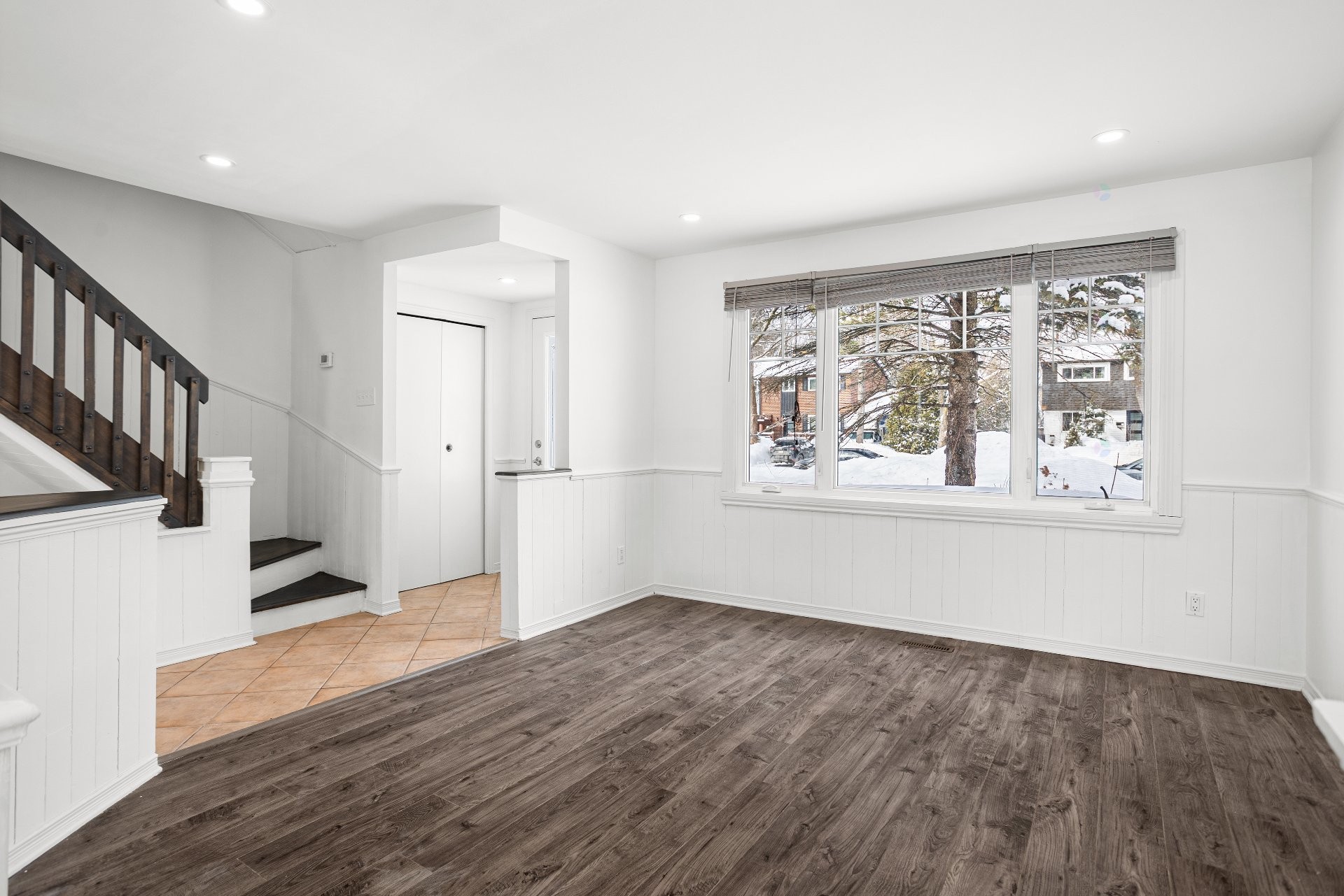 Hall d'entrée/Vestibule - 104 Boul. De Vignory, Lorraine, QC - Indoor Photo Showing Other Room