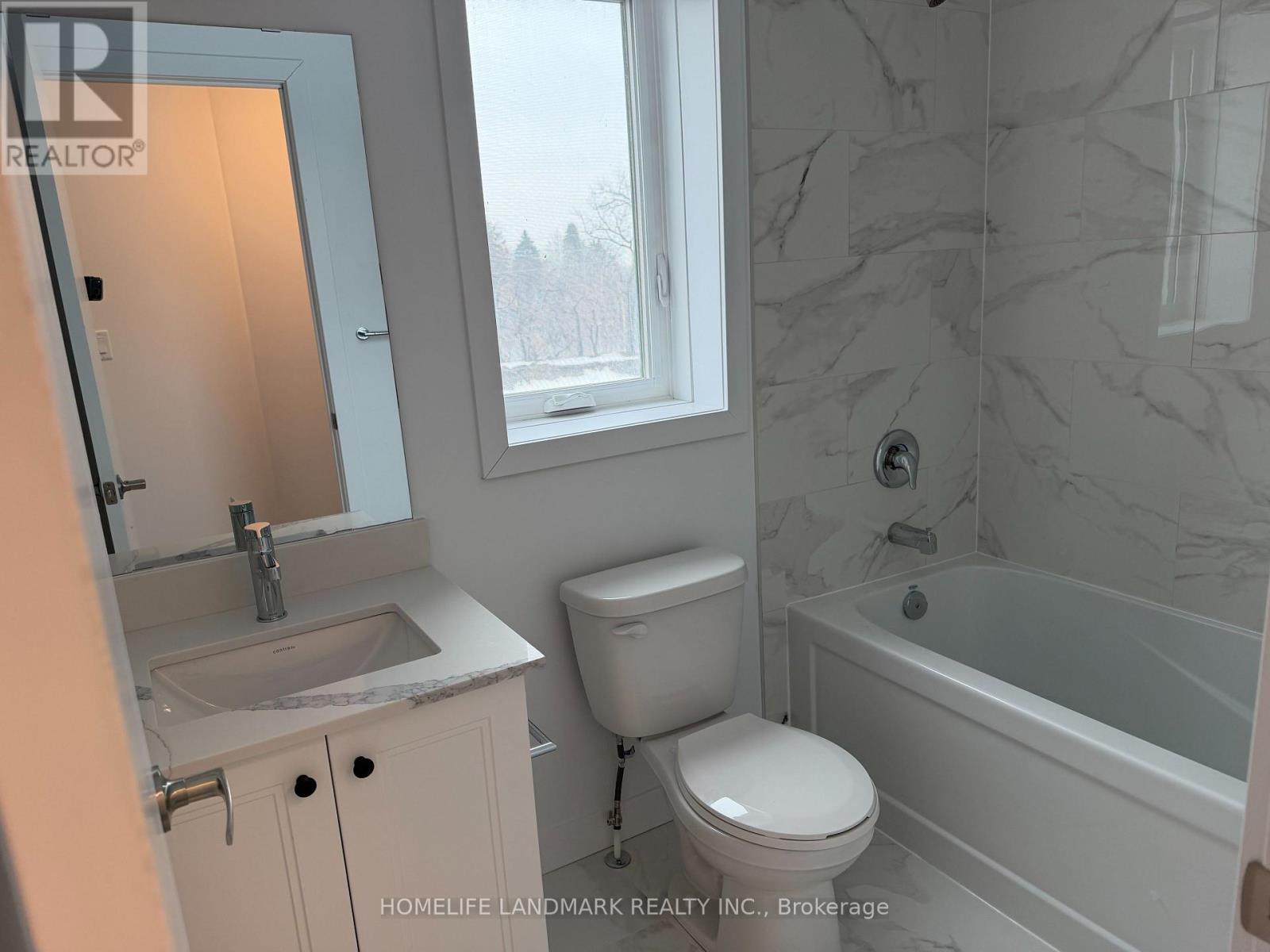 102 - 51 Jefferson Side Road, Richmond Hill, ON - Indoor Photo Showing Bathroom