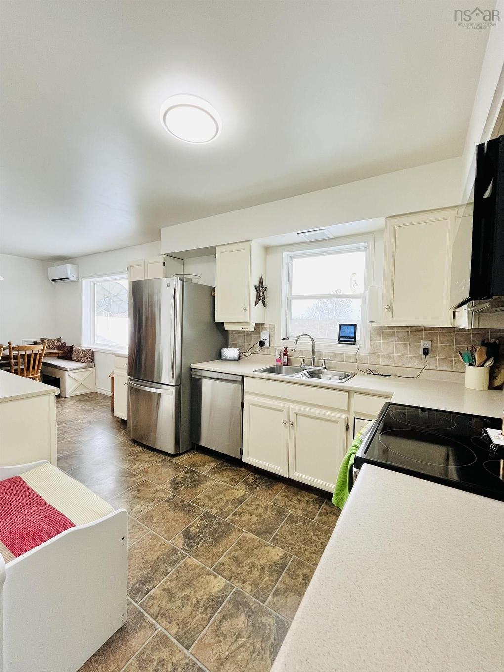 93 Herrett Road, Springhill, NS