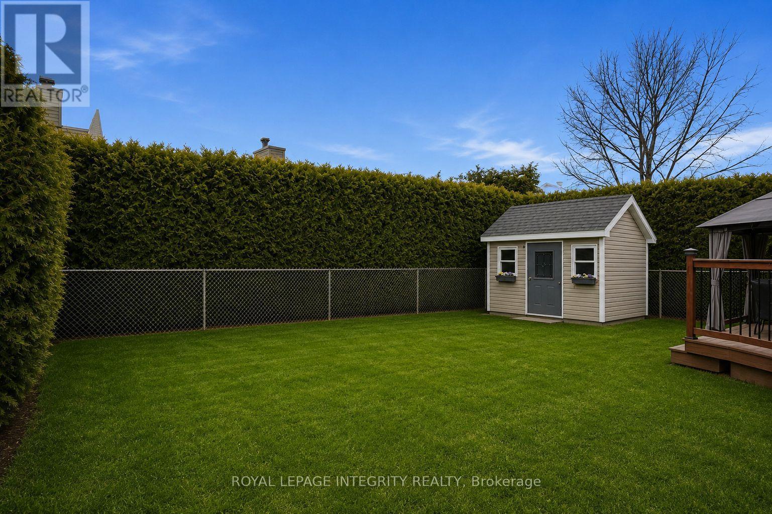 Some photos have been virtually staged. - 2104 Sandy Oaks Drive, Ottawa, ON - Outdoor