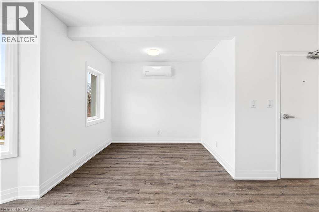 253 St Clair Boulevard Unit# 2, Hamilton, ON - Indoor Photo Showing Other Room