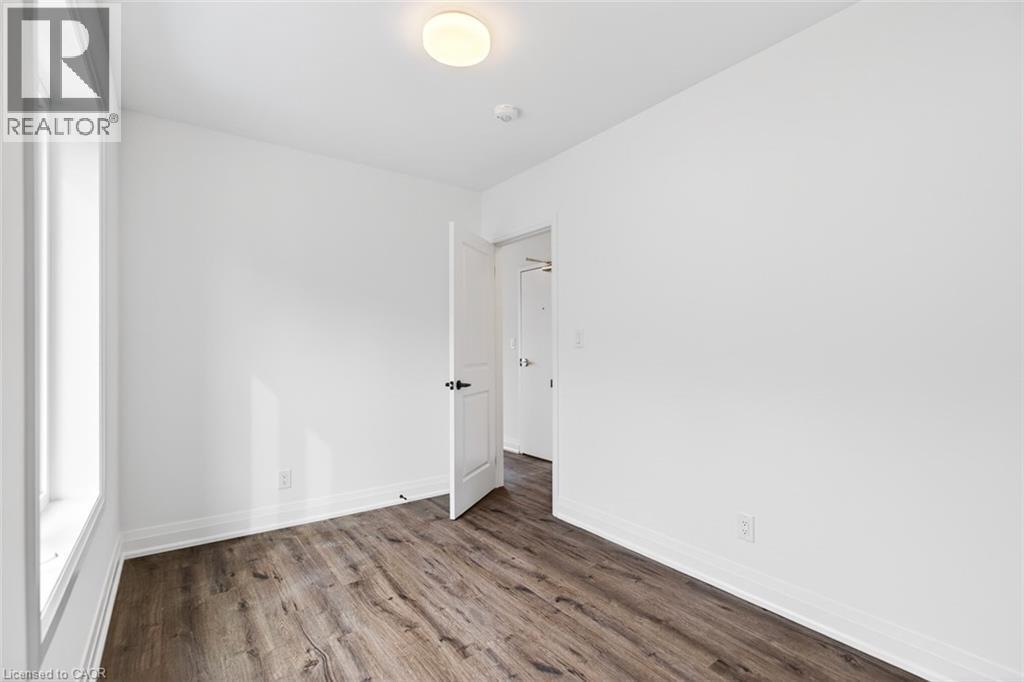 253 St Clair Boulevard Unit# 2, Hamilton, ON - Indoor Photo Showing Other Room