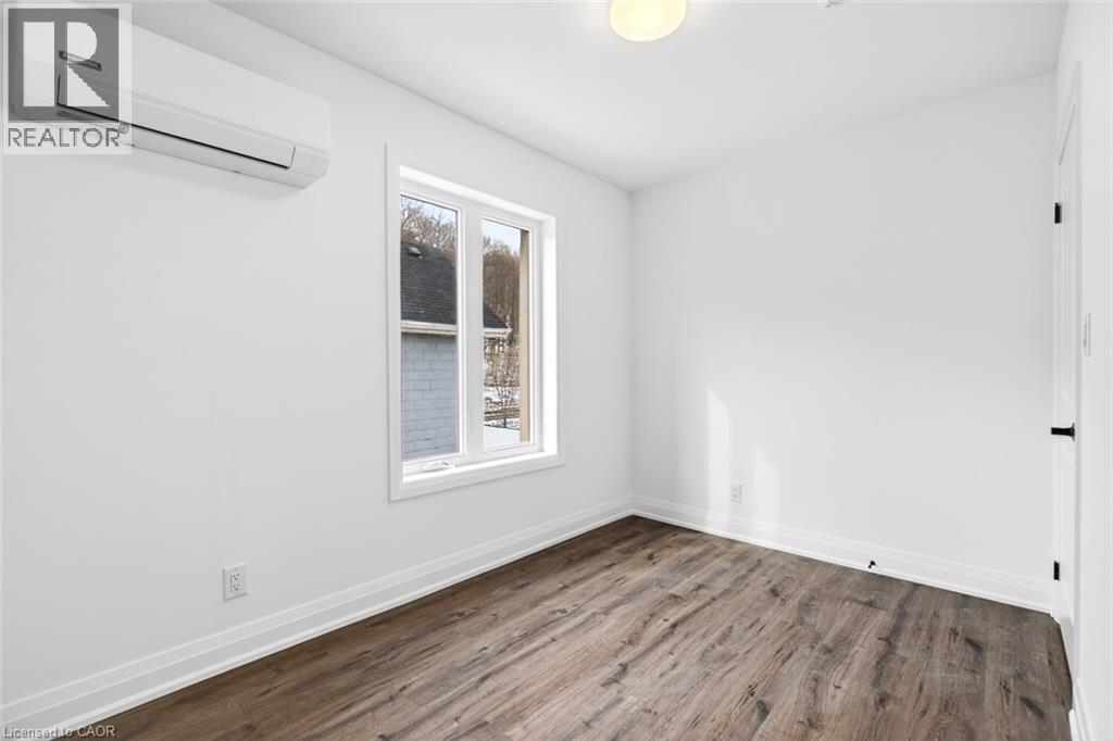 253 St Clair Boulevard Unit# 2, Hamilton, ON - Indoor Photo Showing Other Room