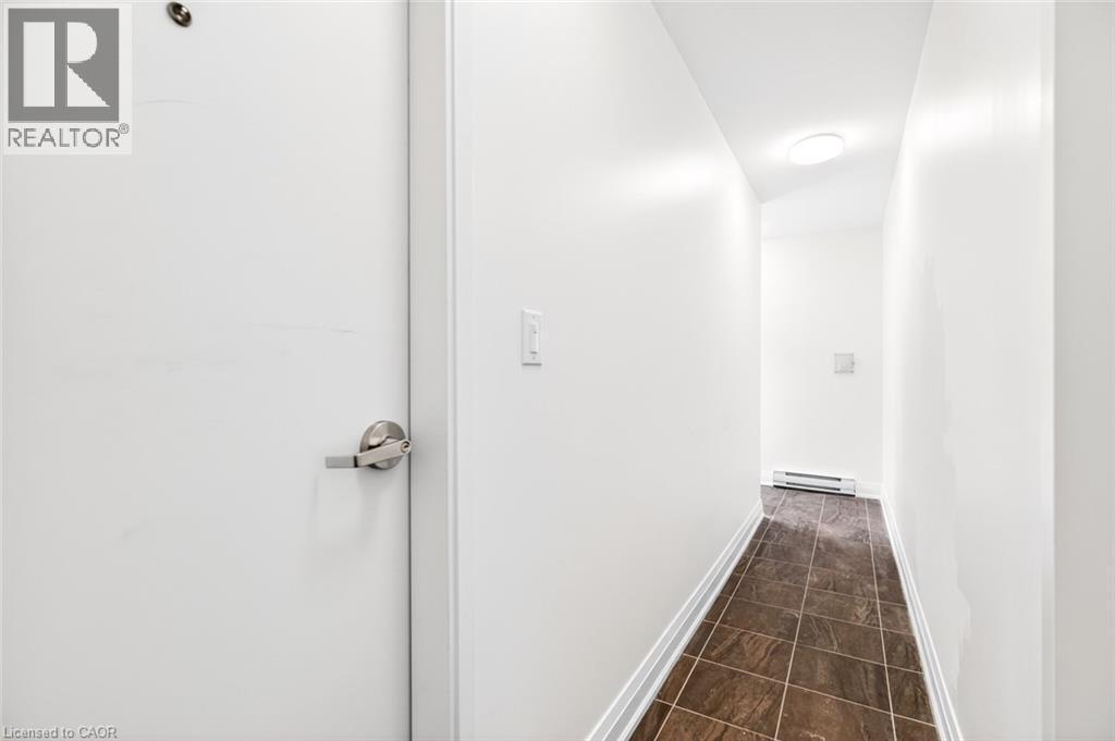 253 St Clair Boulevard Unit# 2, Hamilton, ON - Indoor Photo Showing Other Room