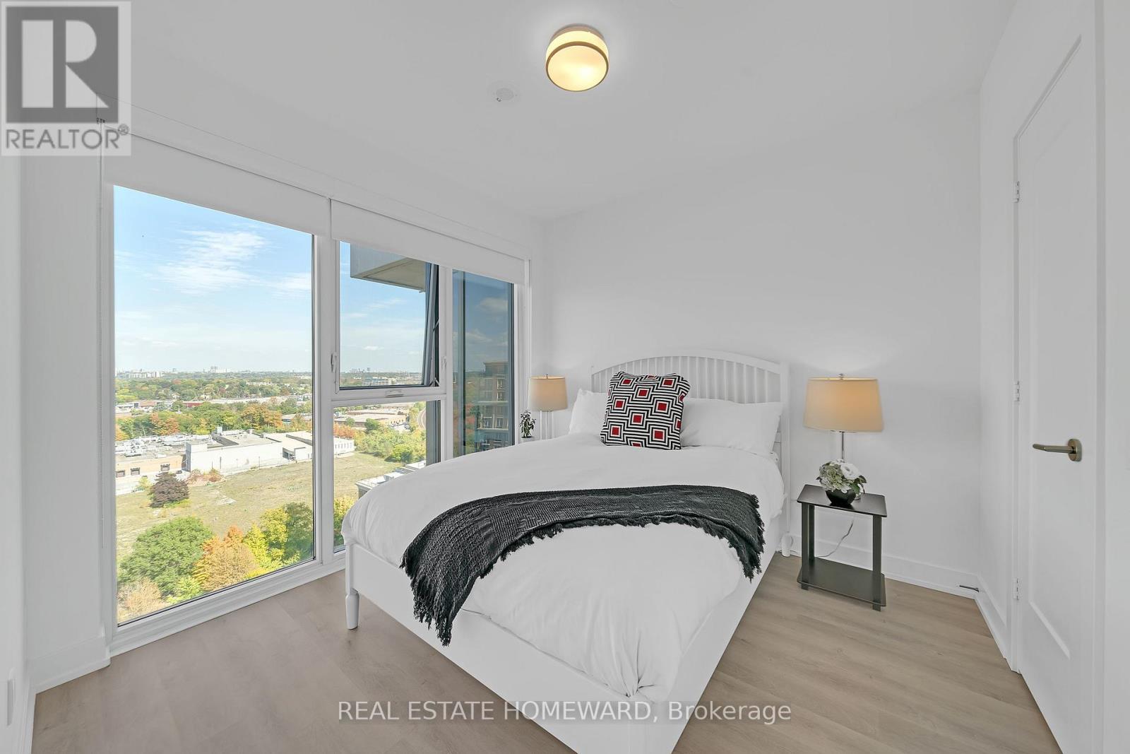 2039 - 20 Inn On The Park Drive, Toronto, ON - Indoor Photo Showing Bedroom
