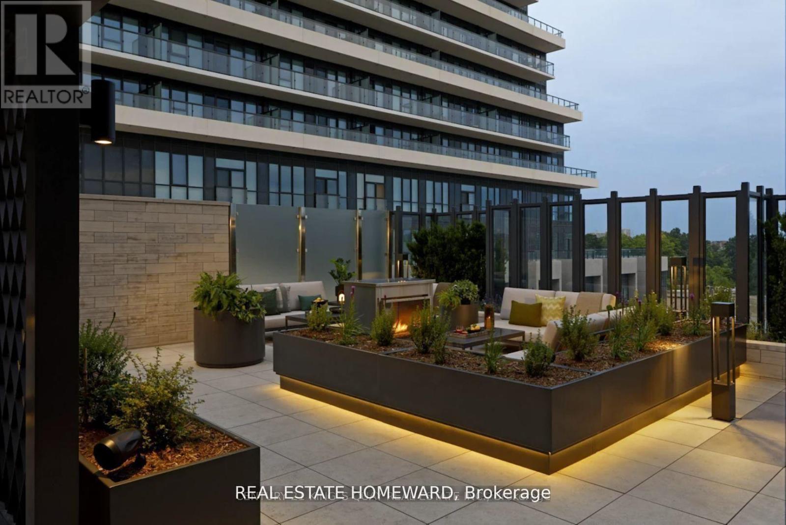 2039 - 20 Inn On The Park Drive, Toronto, ON - Outdoor