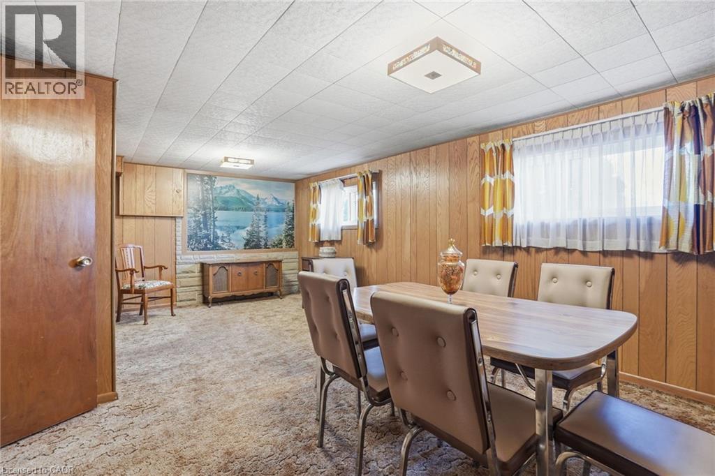 45 Rivercrest Road, Hamilton, ON - Indoor Photo Showing Dining Room