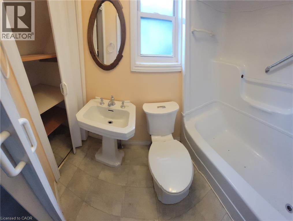 carriage house (unit 4) - 320 King Street E, Hamilton, ON