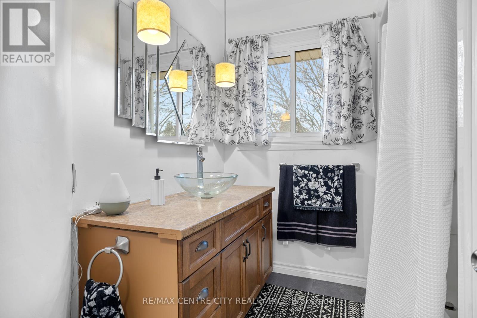 42420 John Wise Line, Central Elgin, ON - Indoor