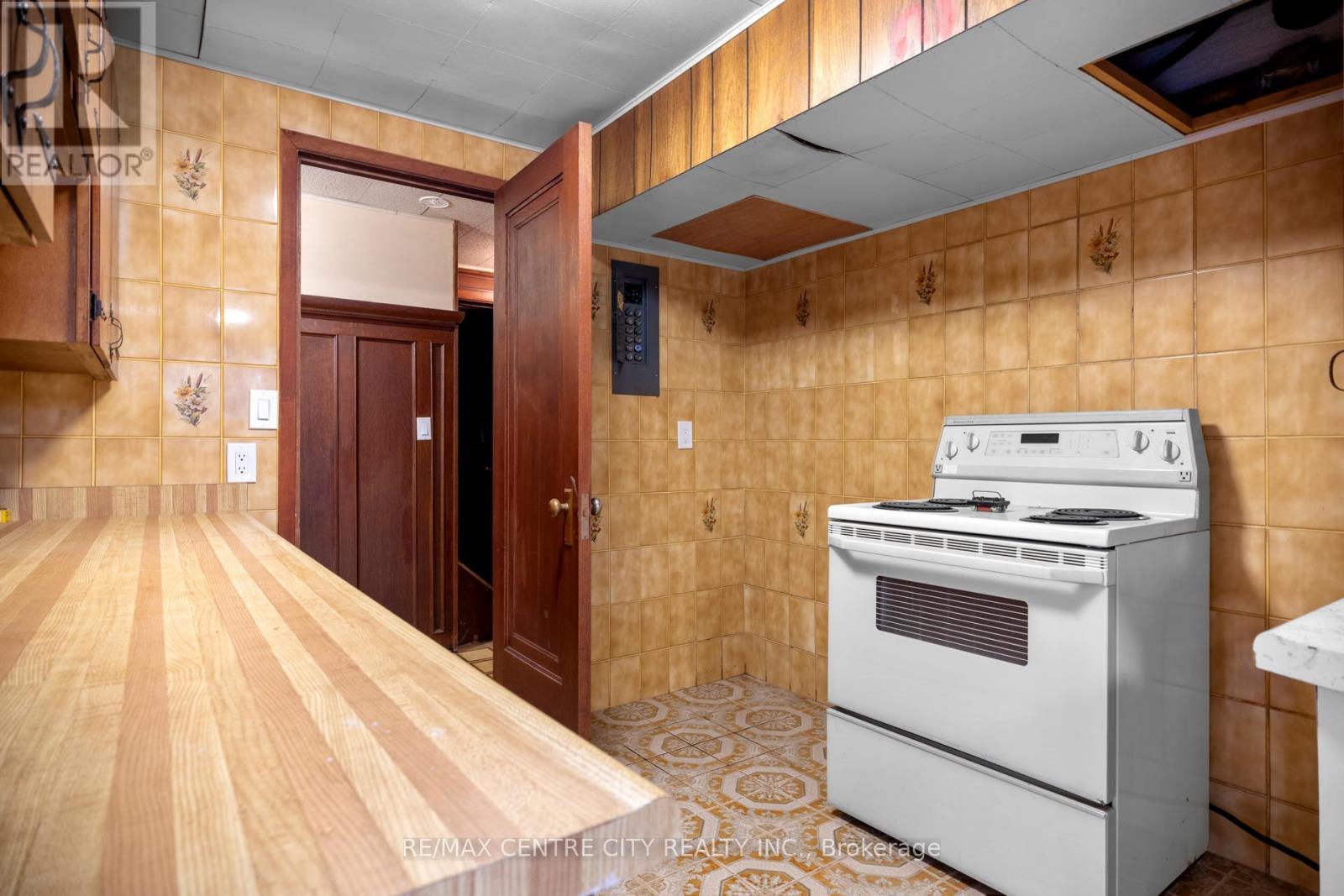 42420 John Wise Line, Central Elgin, ON - Indoor Photo Showing Kitchen