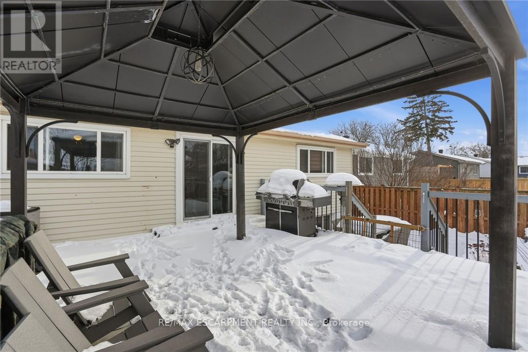 697 Lomond Crescent, Burlington, ON - Outdoor With Deck Patio Veranda With Exterior