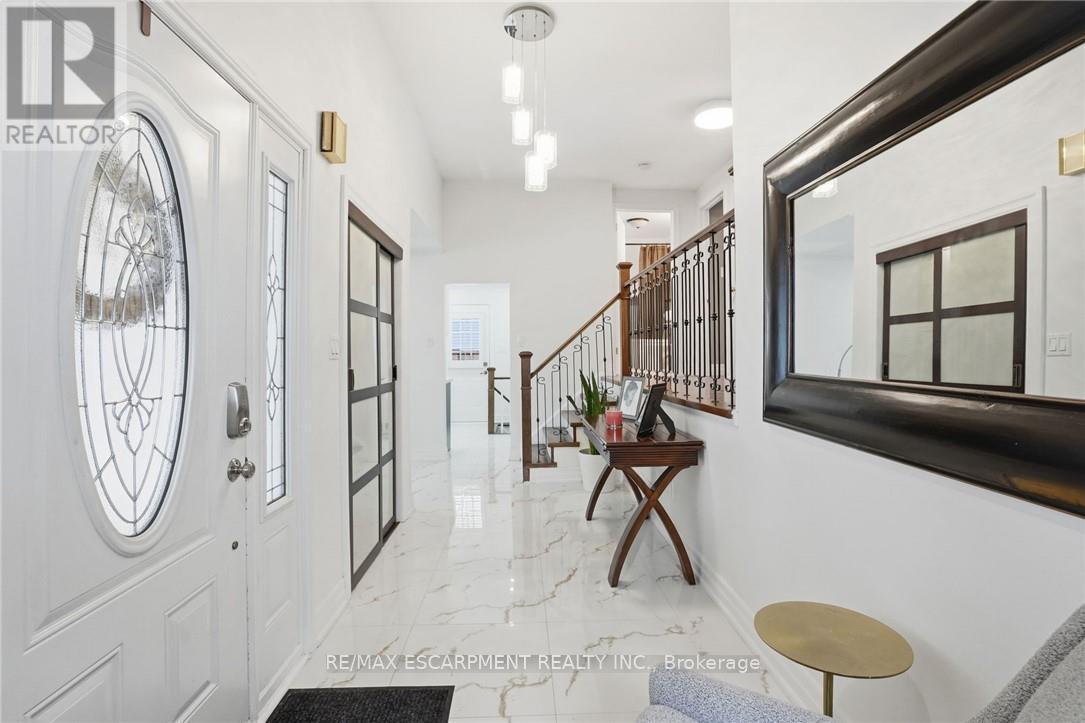 697 Lomond Crescent, Burlington, ON - Indoor Photo Showing Other Room