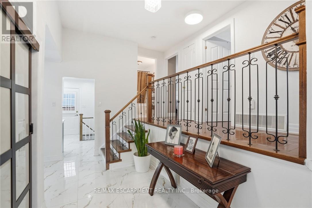 697 Lomond Crescent, Burlington, ON - Indoor Photo Showing Other Room