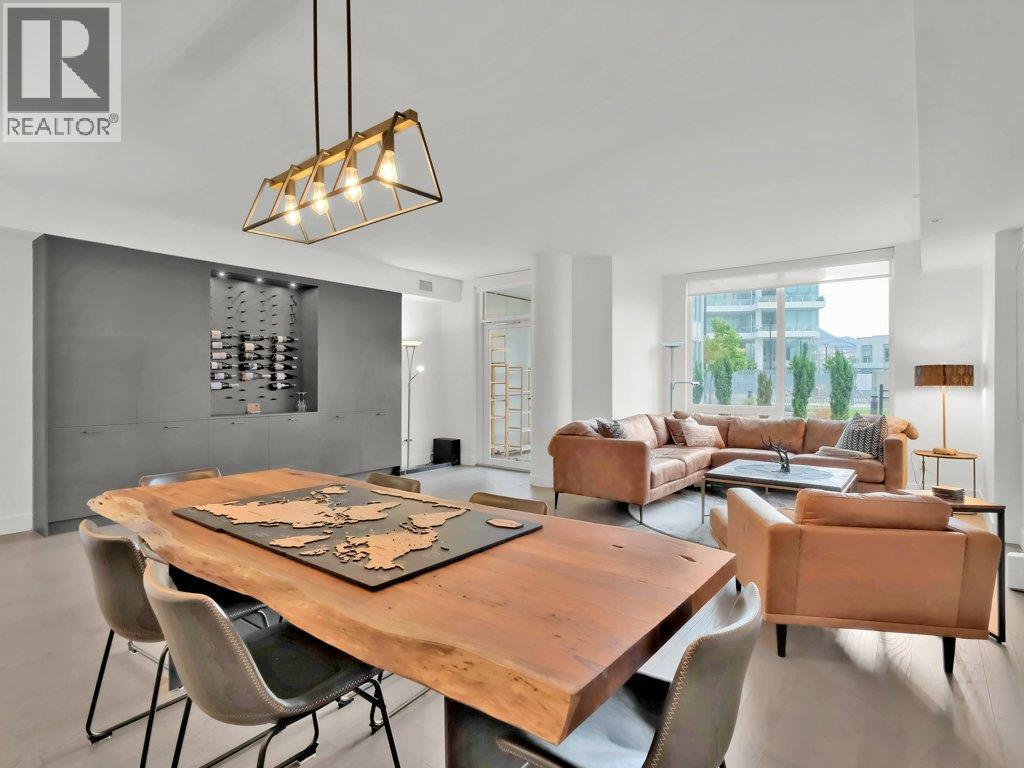 1191 Sunset Drive Unit# 401, Kelowna, BC - Indoor Photo Showing Dining Room