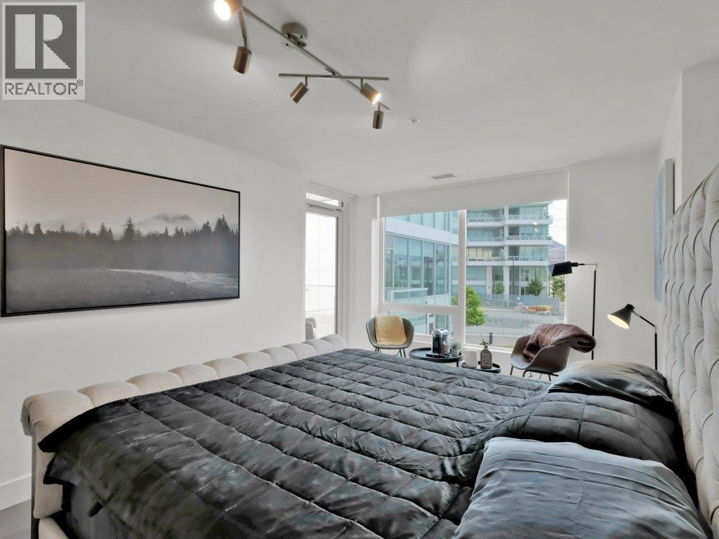 1191 Sunset Drive Unit# 401, Kelowna, BC - Indoor Photo Showing Bedroom