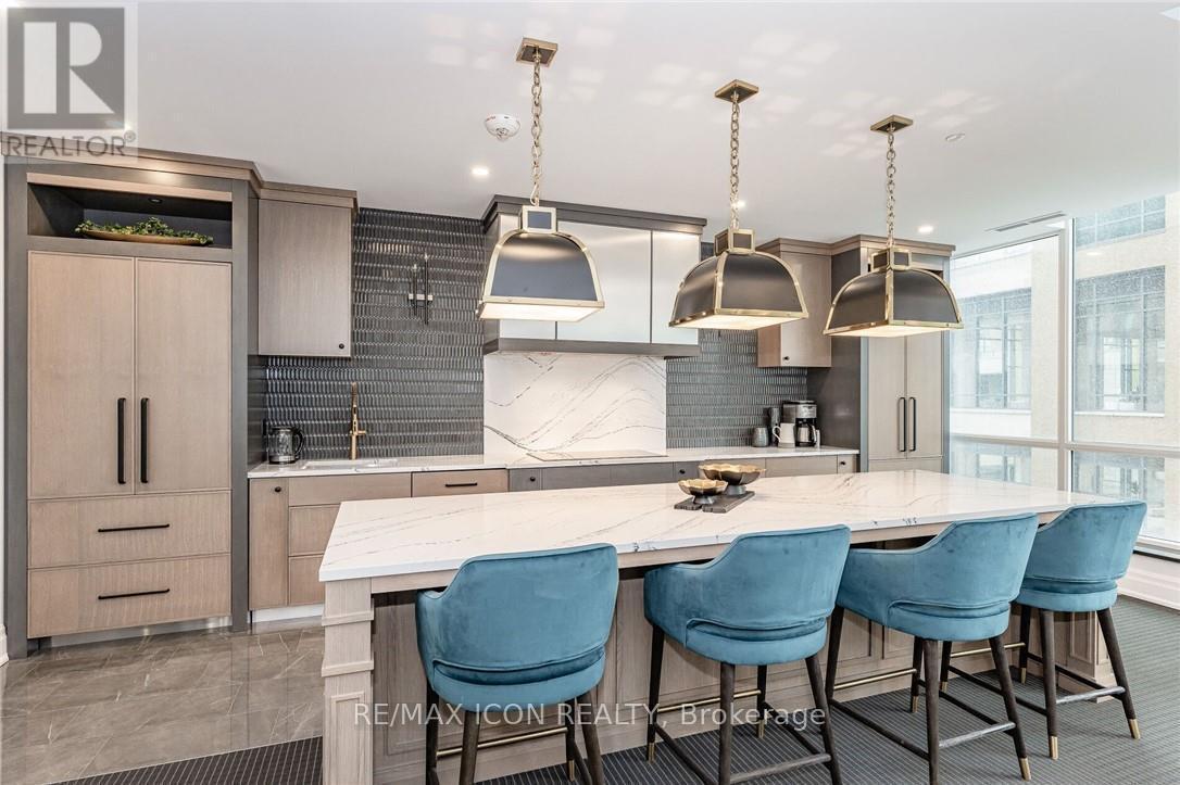 602 - 2060 Lakeshore Road, Burlington (Brant), ON - Indoor Photo Showing Other Room With In Ground Pool