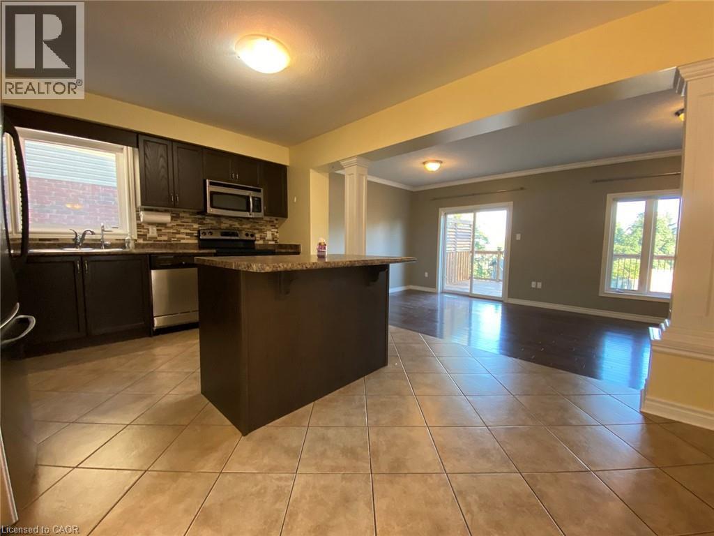 609 Isaiah Crescent, Kitchener, ON - Indoor Photo Showing Kitchen